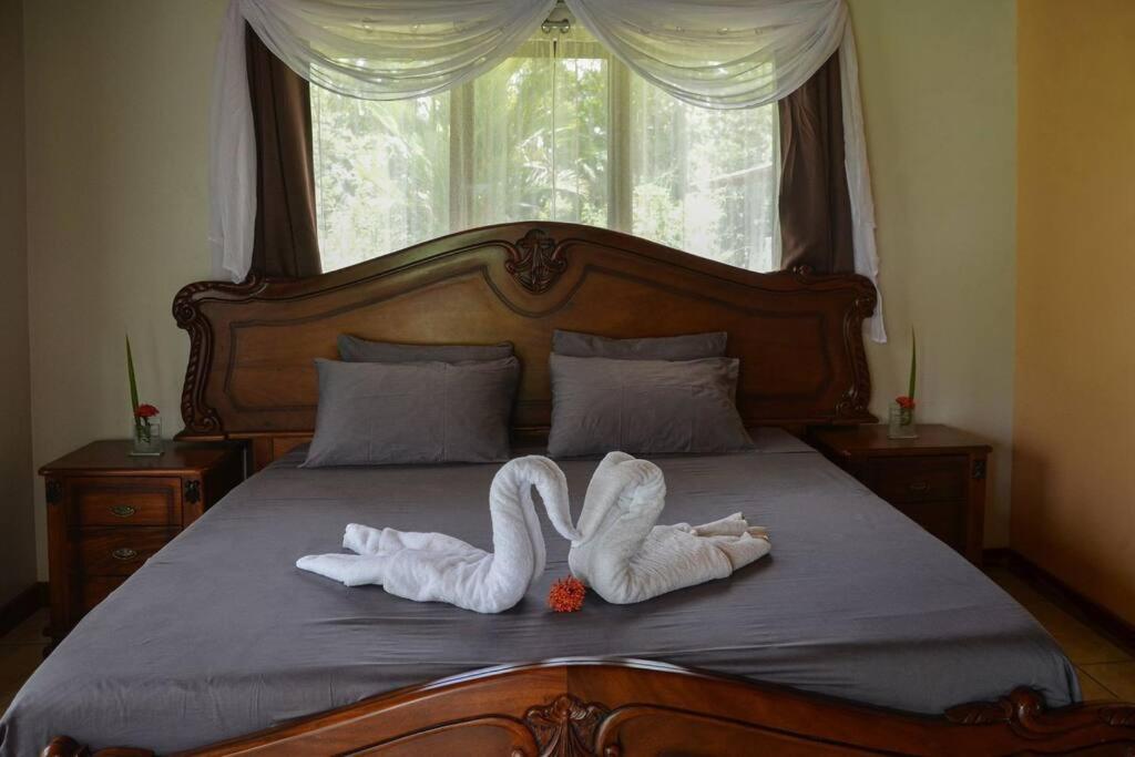 La Fortuna Country House