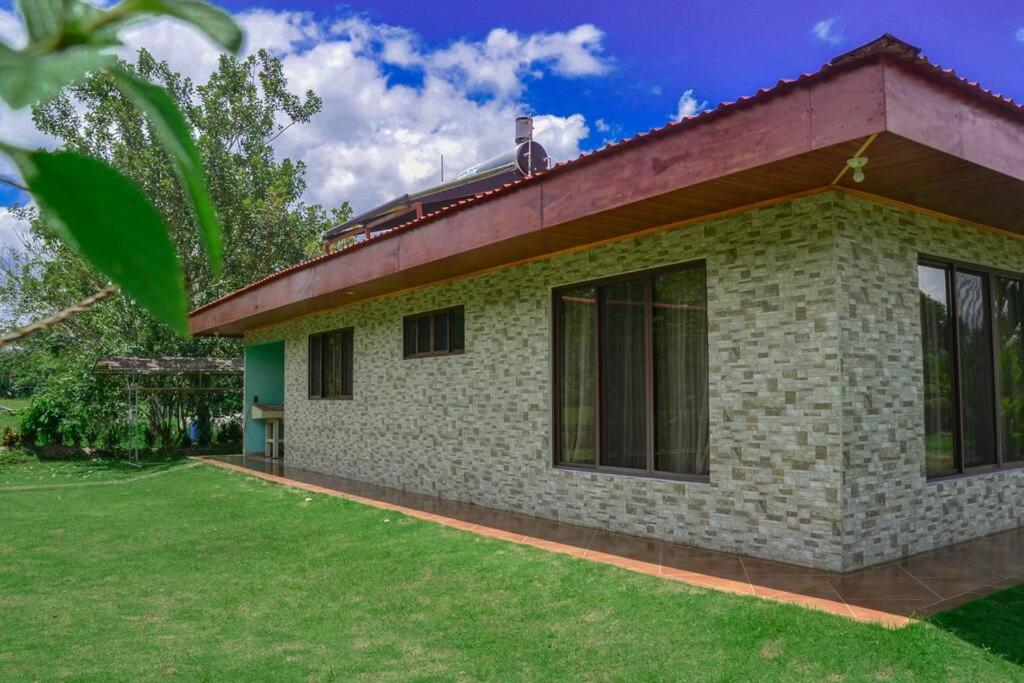 La Fortuna Country House