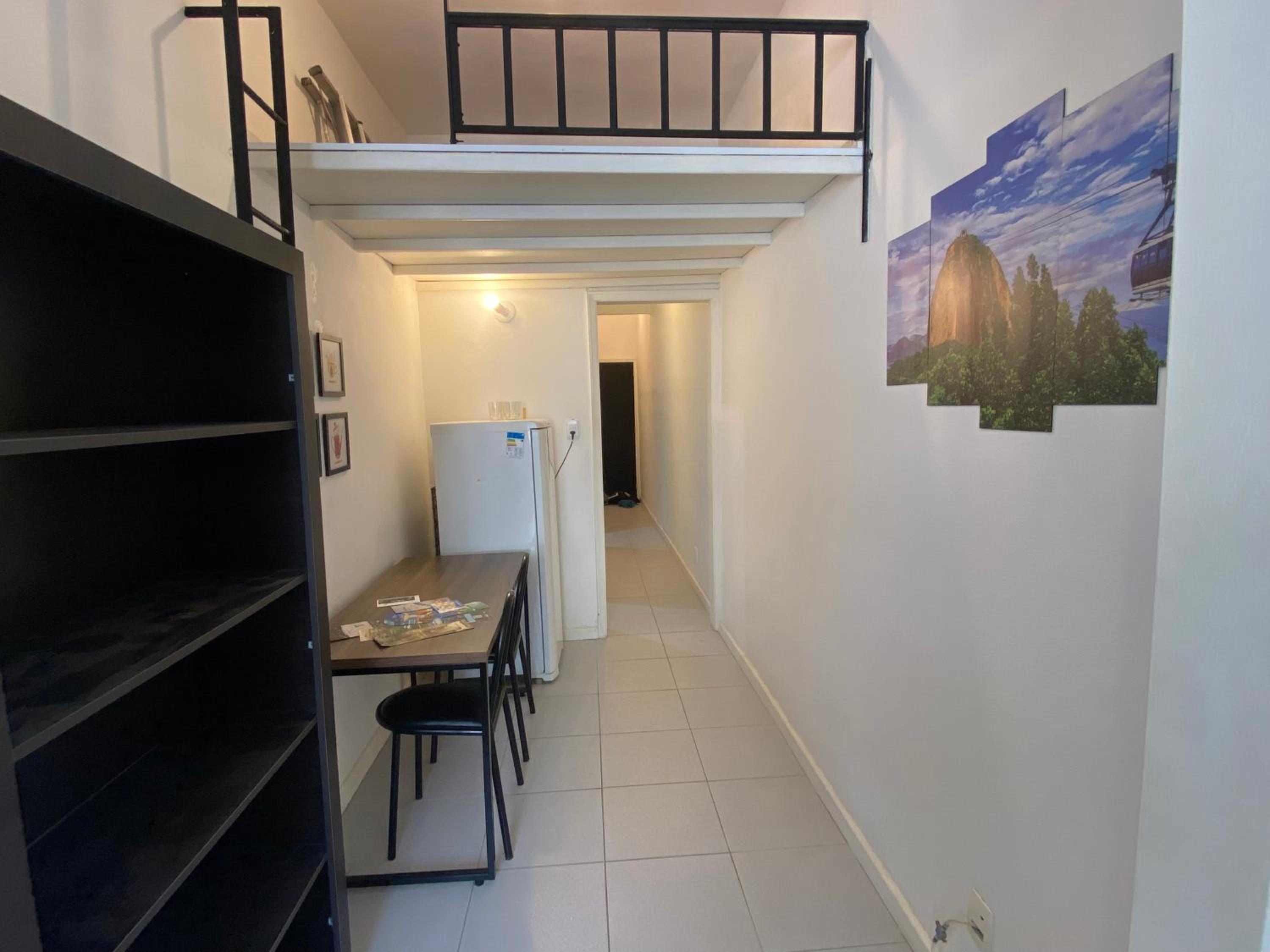 STUDIO COMPLETO na praia de COPACABANA, perto Ipanema Gal Osório, com ar, wifi, netflix, até 3 pessoas, pauloangerami SF138