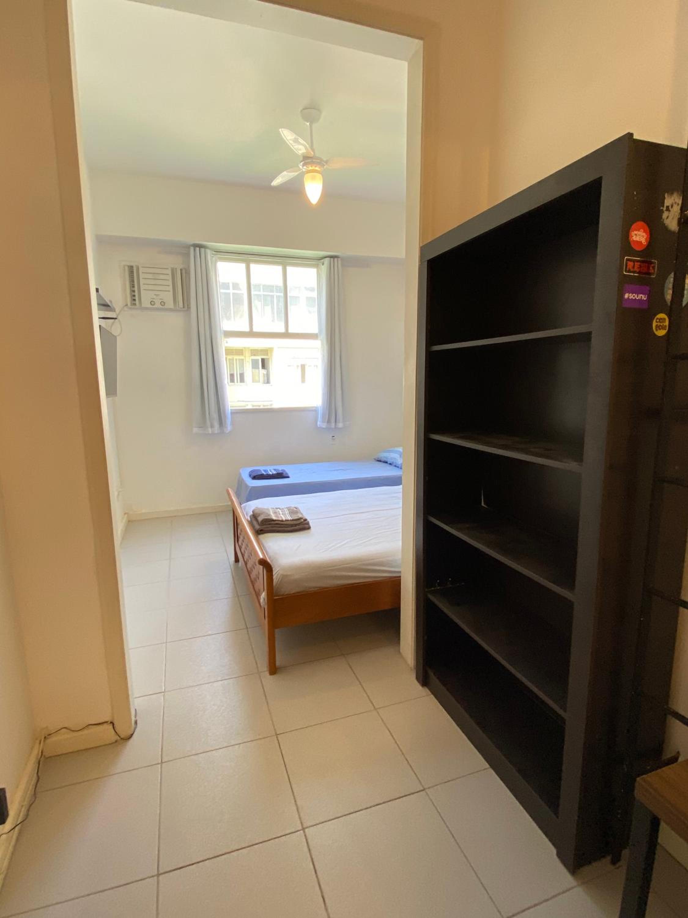 STUDIO COMPLETO na praia de COPACABANA, perto Ipanema Gal Osório, com ar, wifi, netflix, até 3 pessoas, pauloangerami SF138