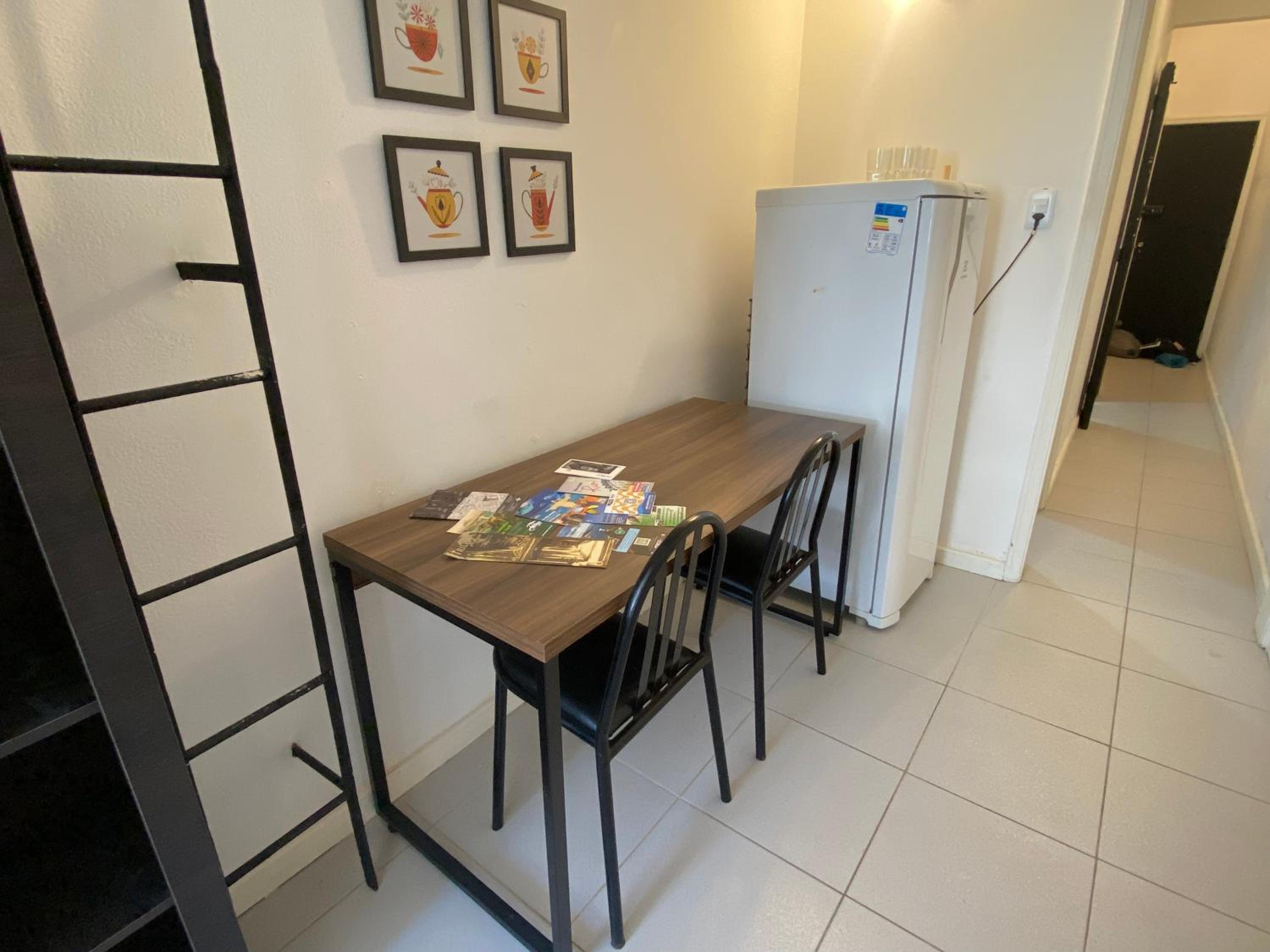 STUDIO COMPLETO na praia de COPACABANA, perto Ipanema Gal Osório, com ar, wifi, netflix, até 3 pessoas, pauloangerami SF138