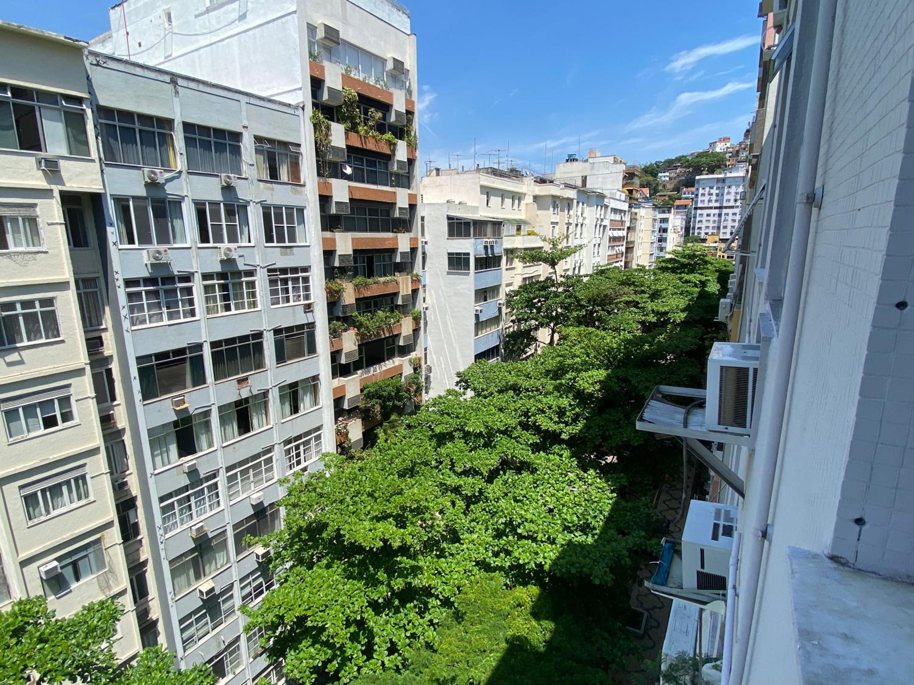STUDIO COMPLETO na praia de COPACABANA, perto Ipanema Gal Osório, com ar, wifi, netflix, até 3 pessoas, pauloangerami SF138