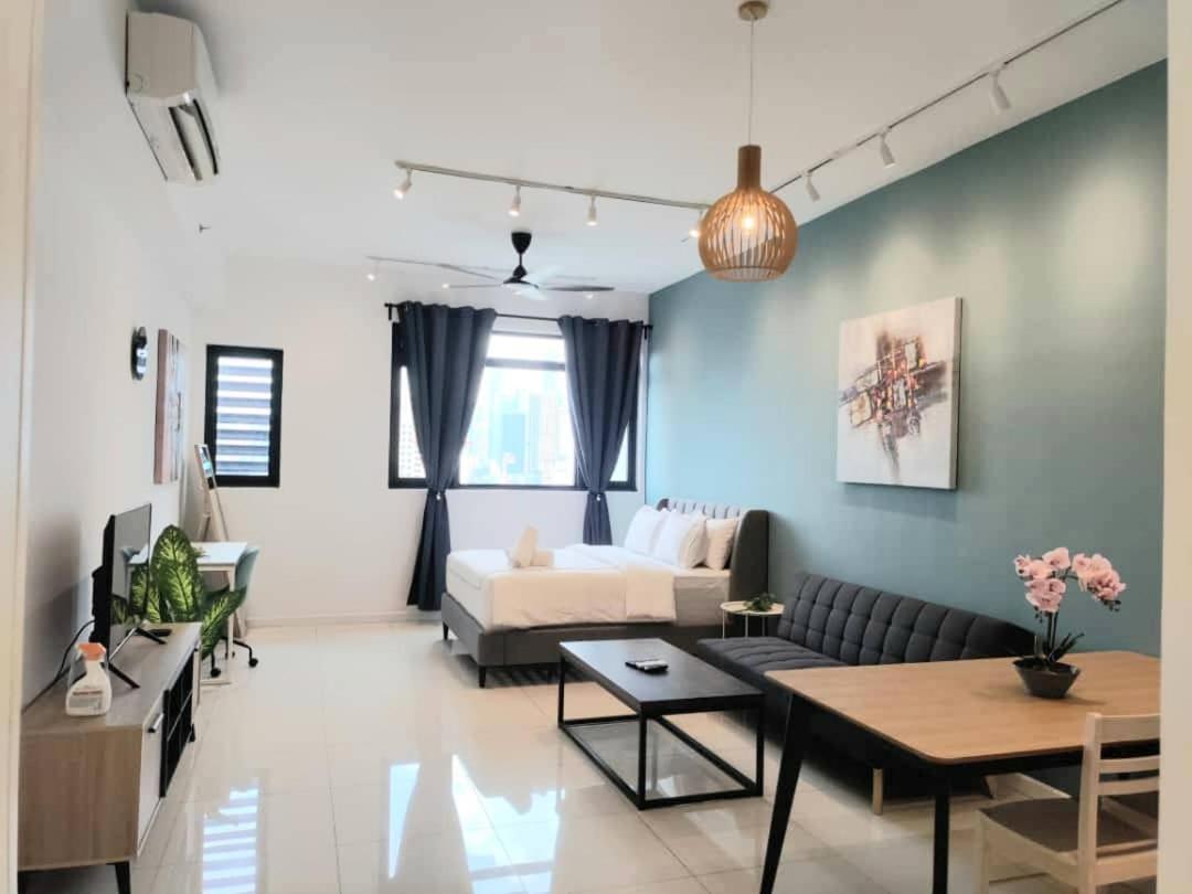 Chambers Residence Luxury Suites by Cozy Stay