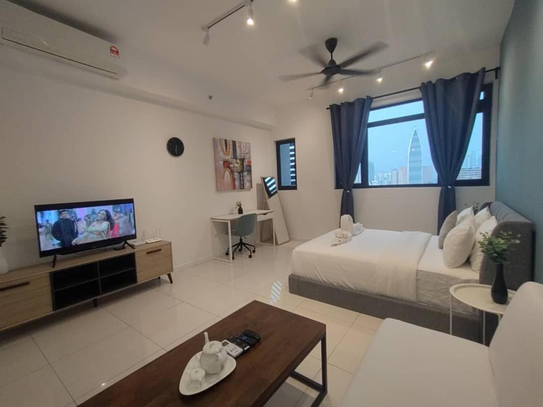 Chambers Residence Luxury Suites by Cozy Stay