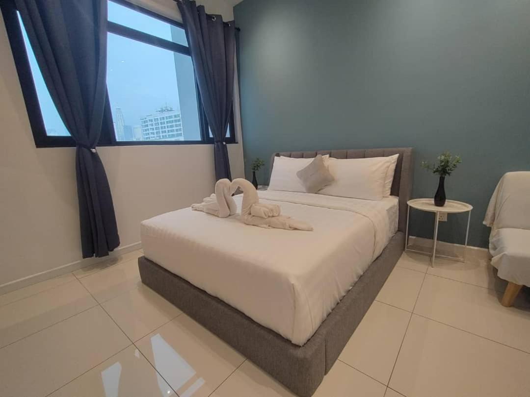 Chambers Residence Luxury Suites by Cozy Stay