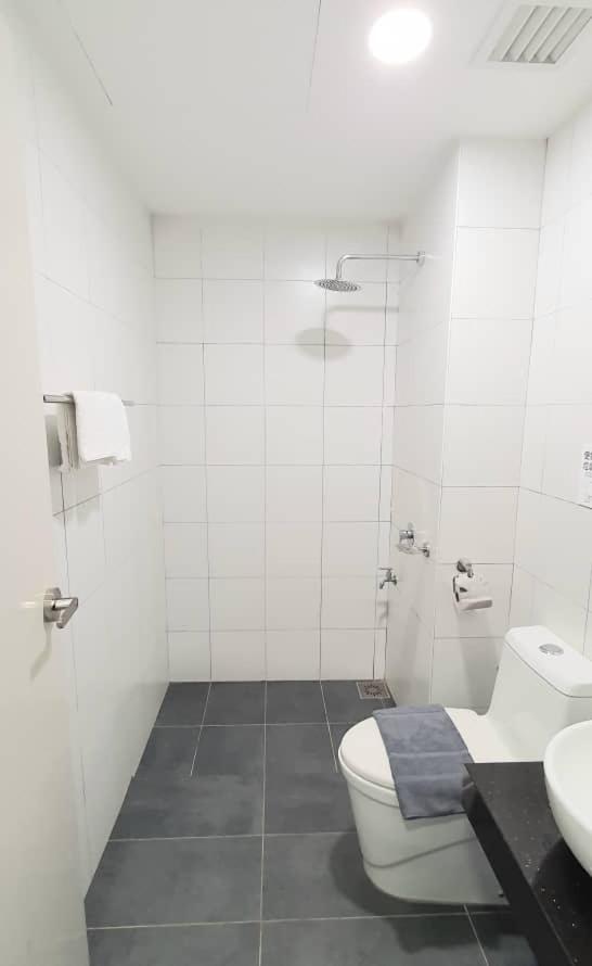 Chambers Residence Luxury Suites by Cozy Stay