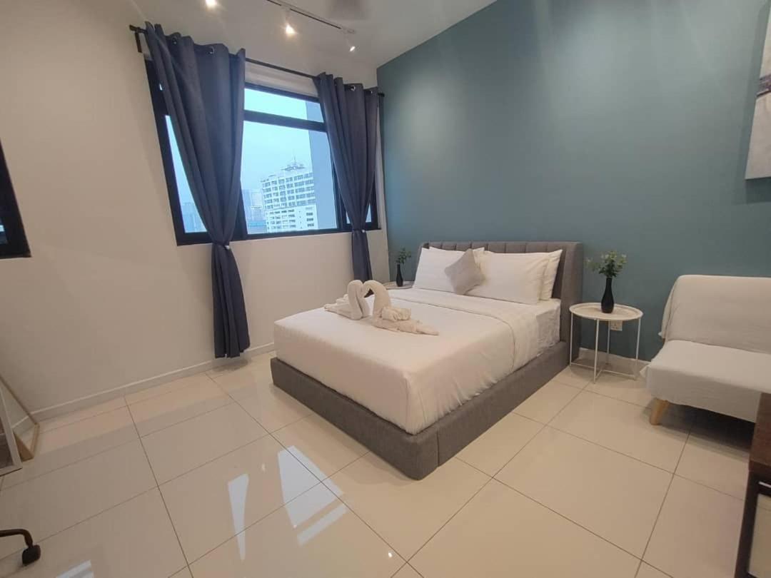 Chambers Residence Luxury Suites by Cozy Stay