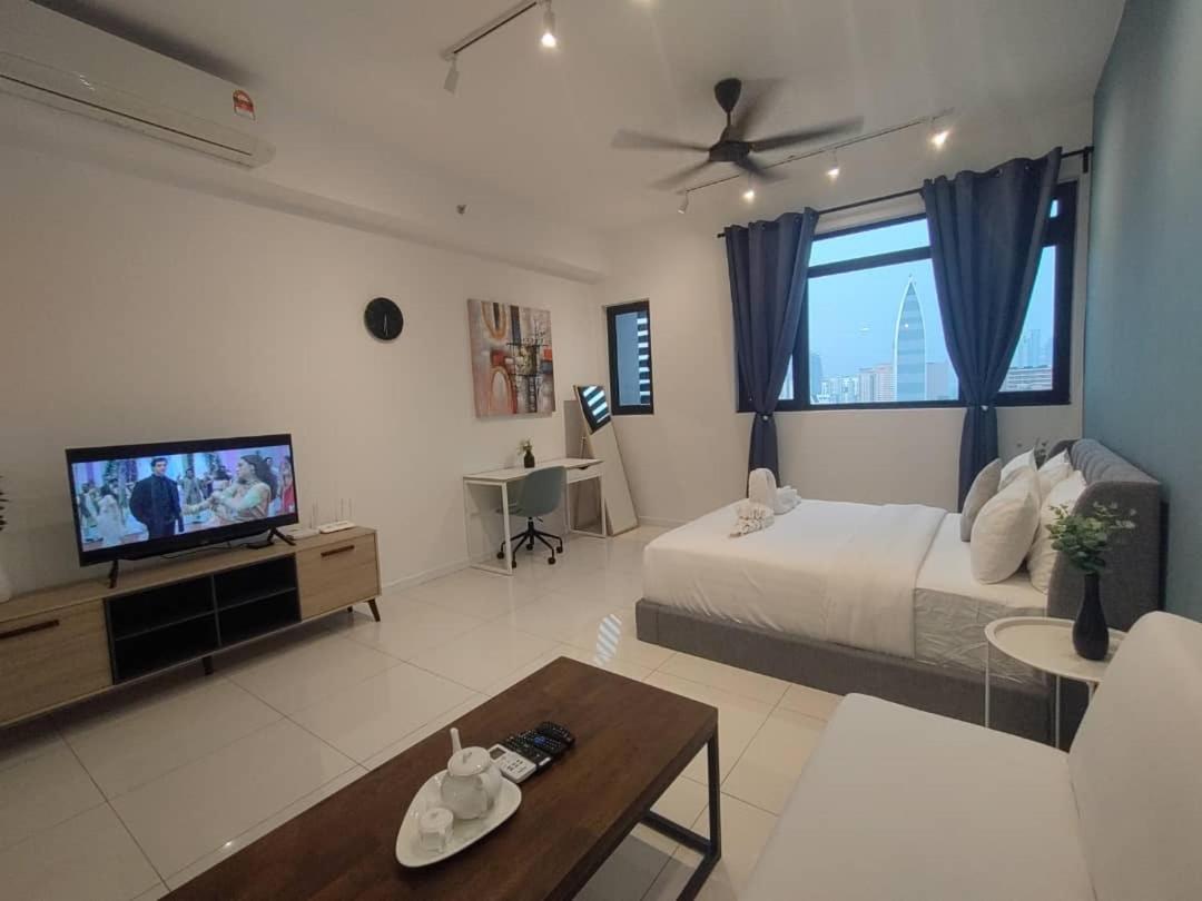 Chambers Residence Luxury Suites by Cozy Stay