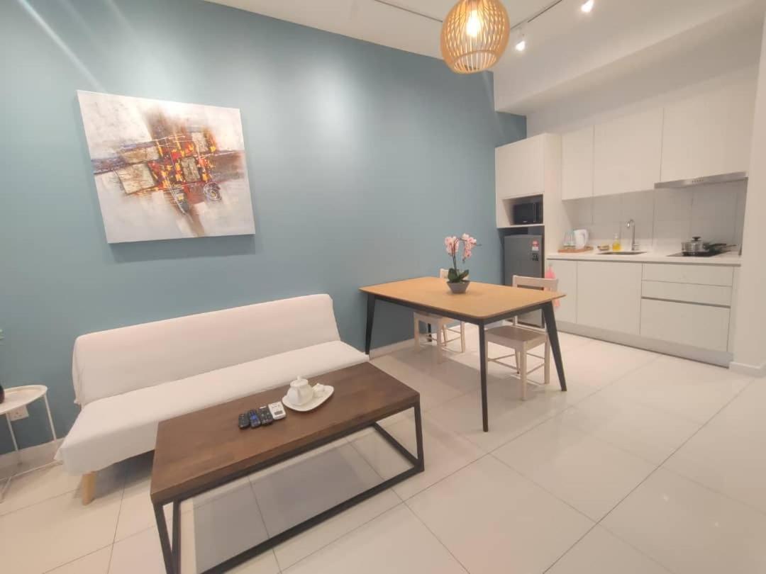 Chambers Residence Luxury Suites by Cozy Stay