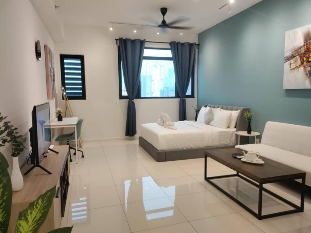 Chambers Residence Luxury Suites by Cozy Stay