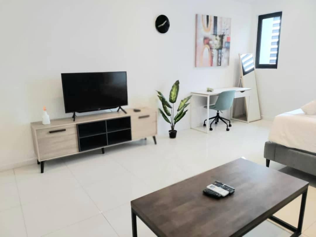 Chambers Residence Luxury Suites by Cozy Stay