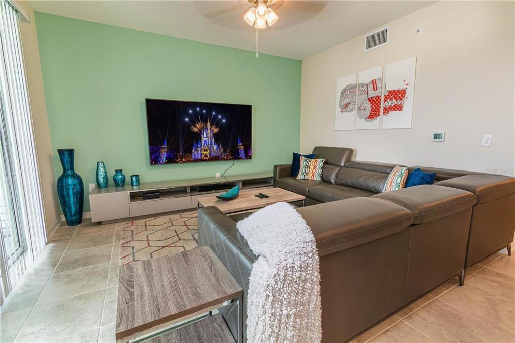 The Epic Miami Supreme Storey Lake view 3