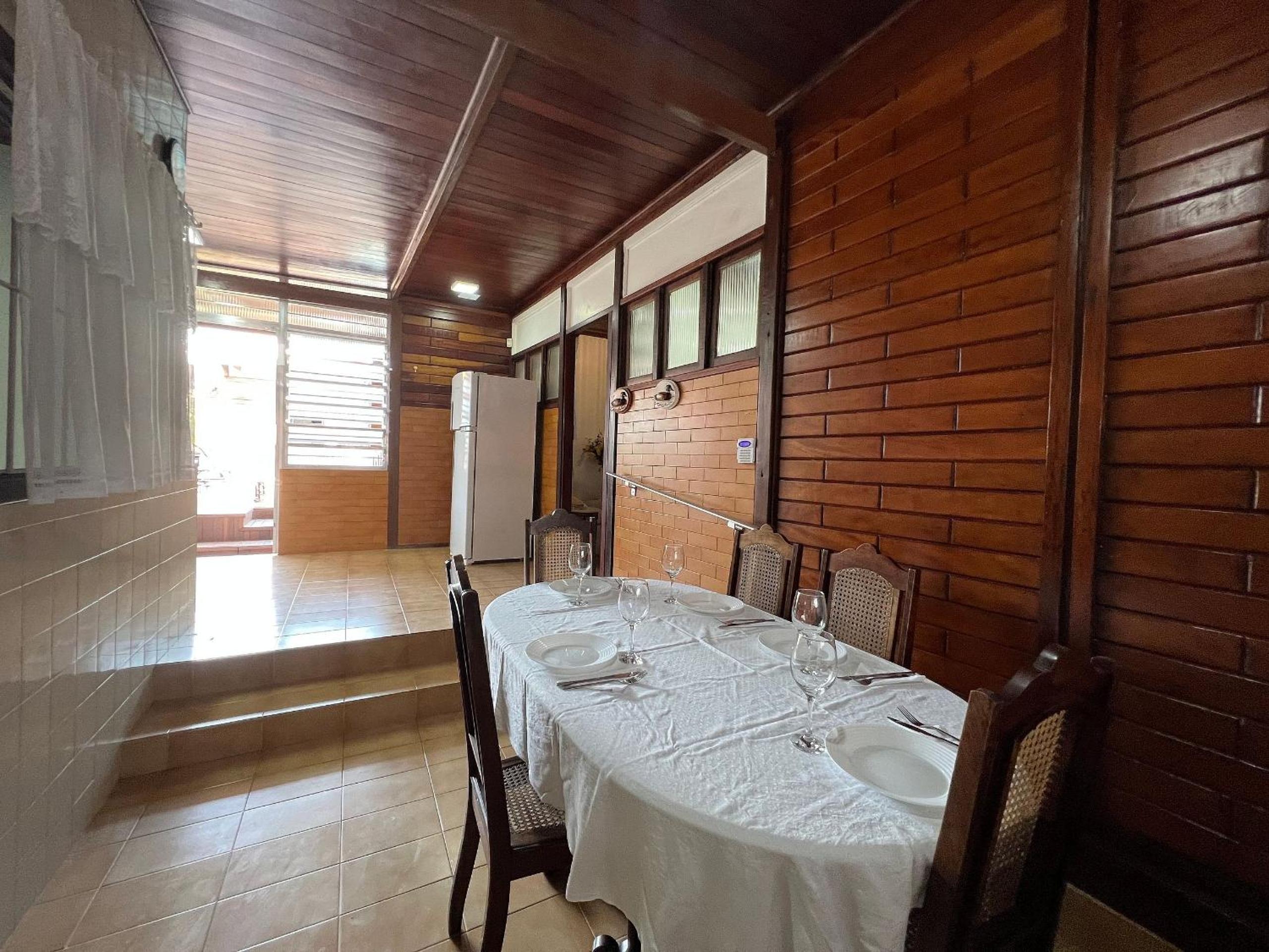 Casa de Praia a 150m da praia com Conforto Total Ar-Condicionado, Enxoval, Wi fi e Piscina Privativa