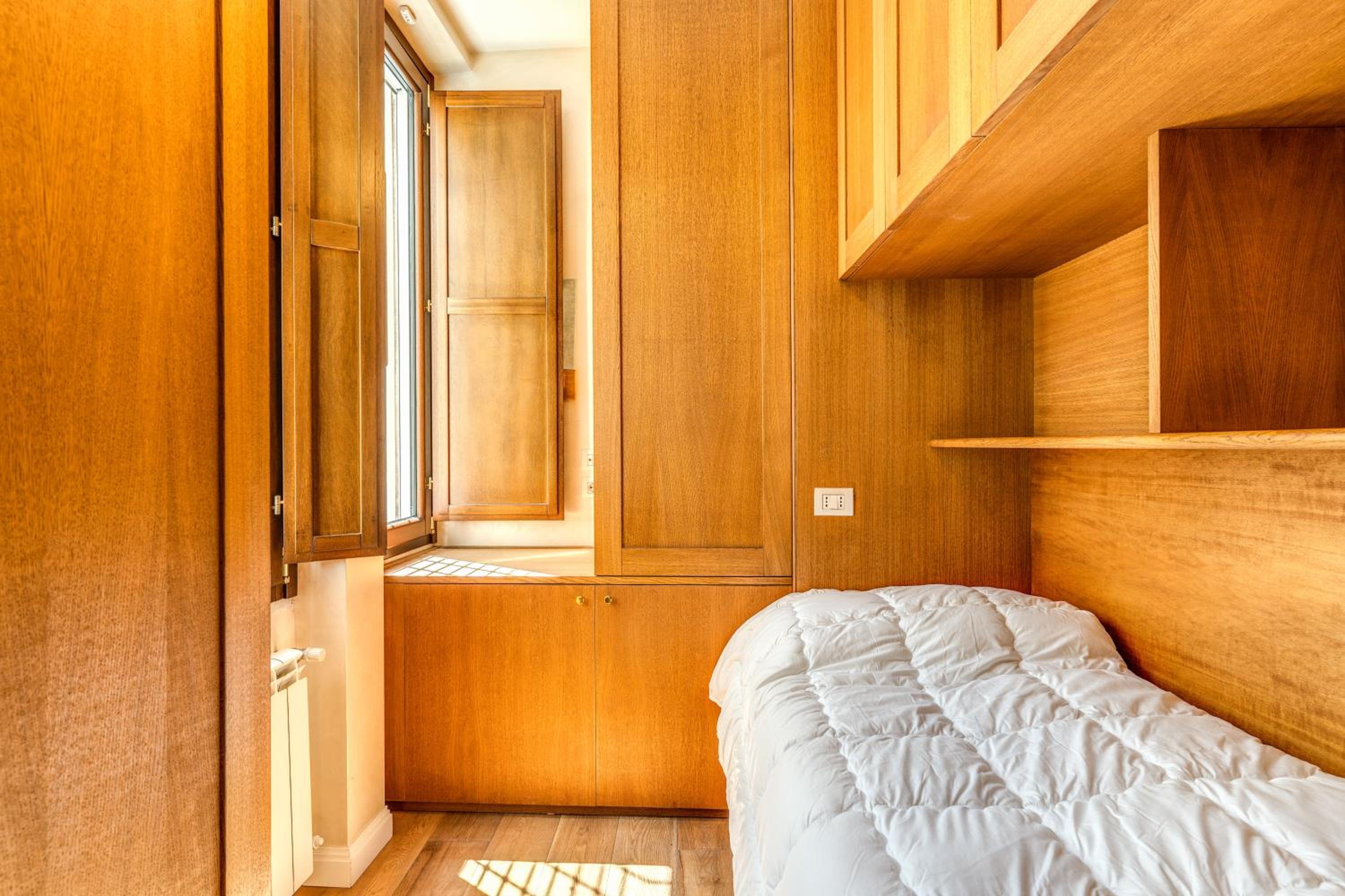 Bright flat by the Vatican