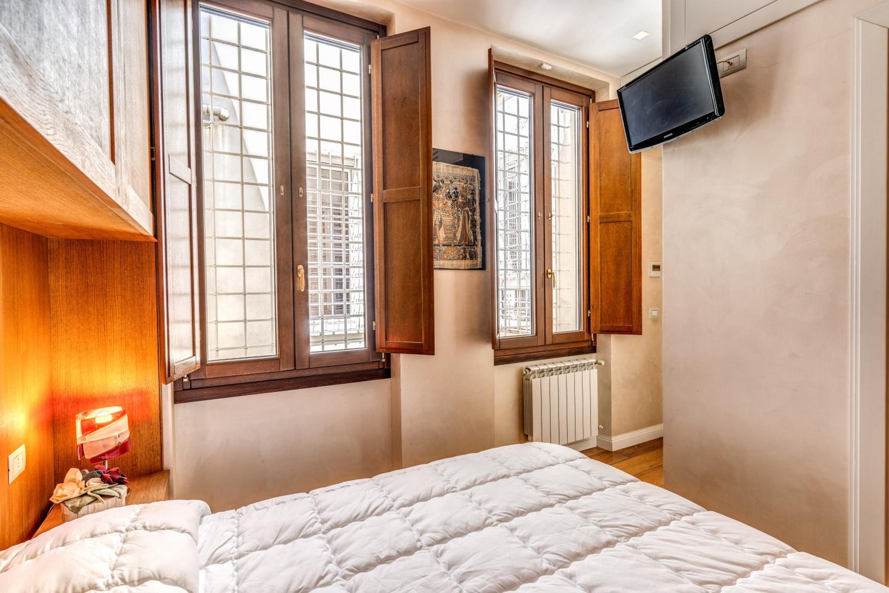 Bright flat by the Vatican