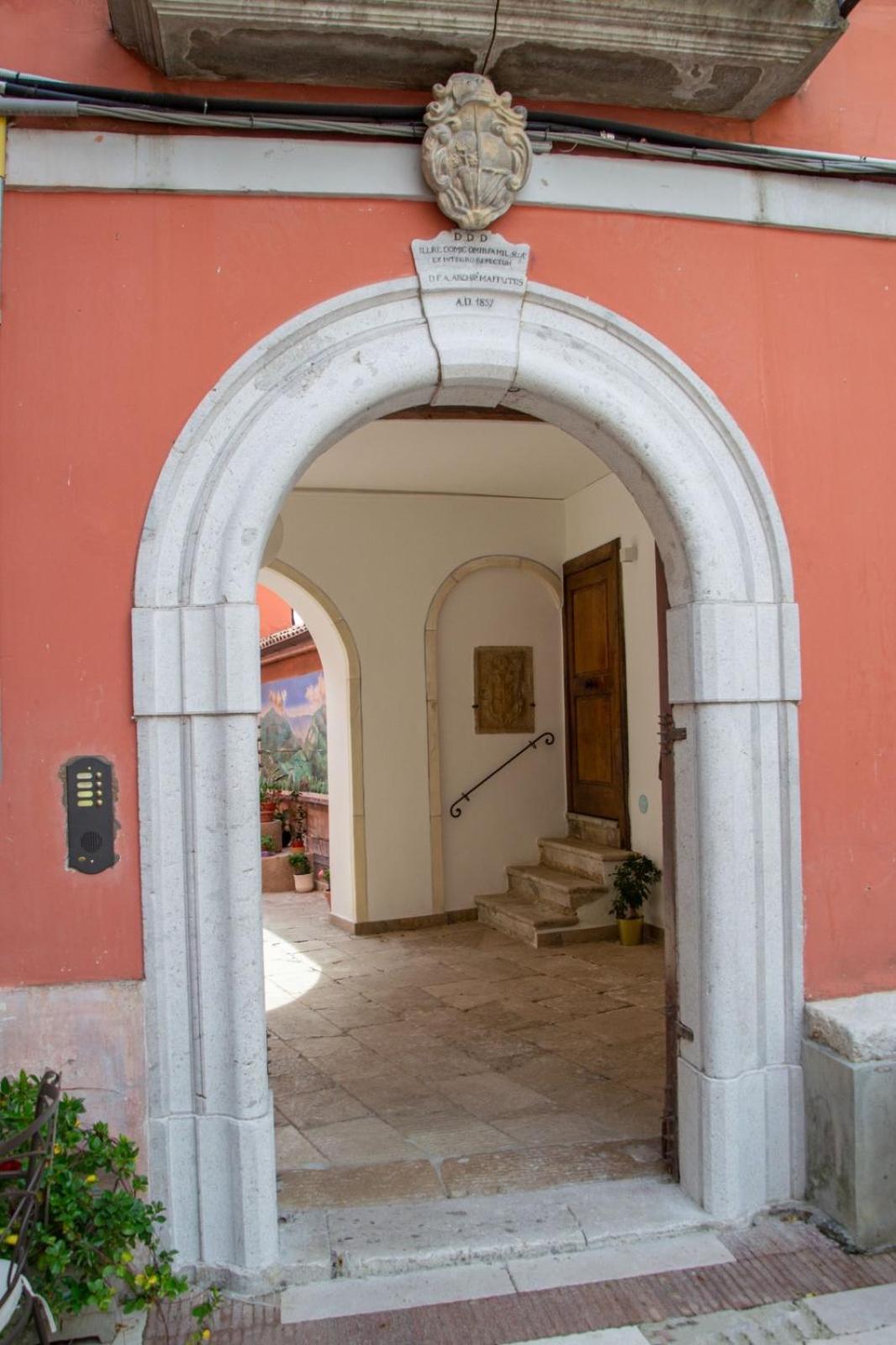 Palazzo Gentilizio de Maffutiis view 2