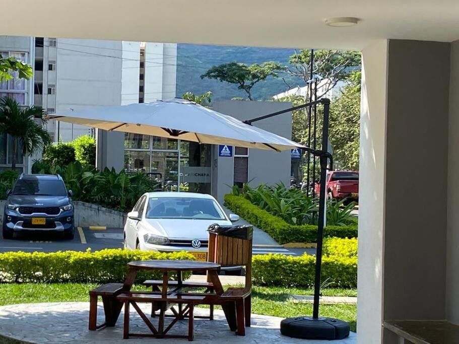 Lindo apto 2 habitaciones cerca al Aeropuerto Y centro de Eventos valle del pacifico