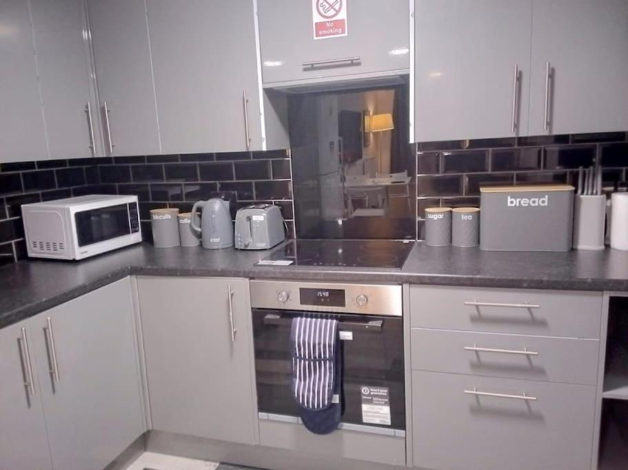 Big spacious 4 Bed House Romford London view 4