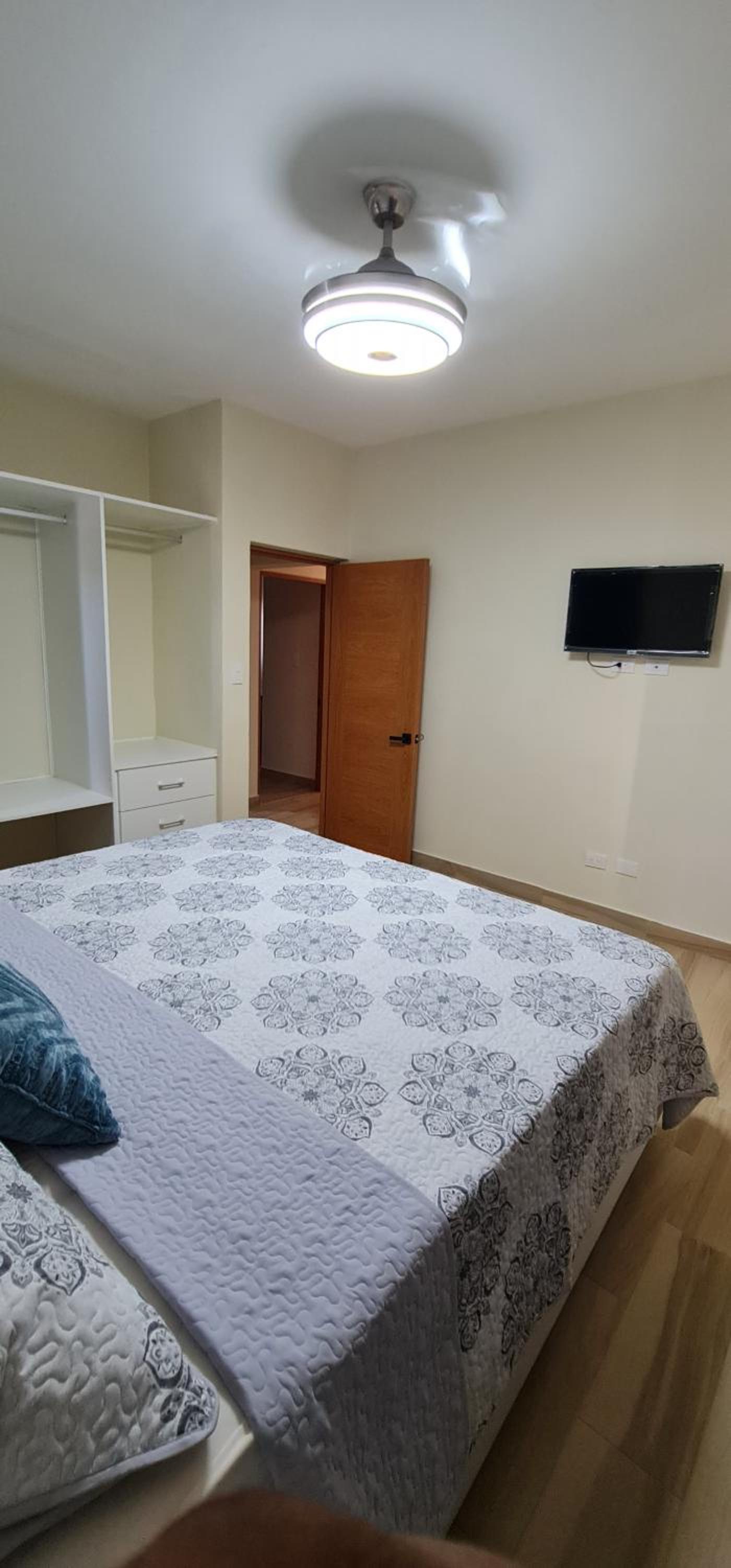 Apartament central frente al mar