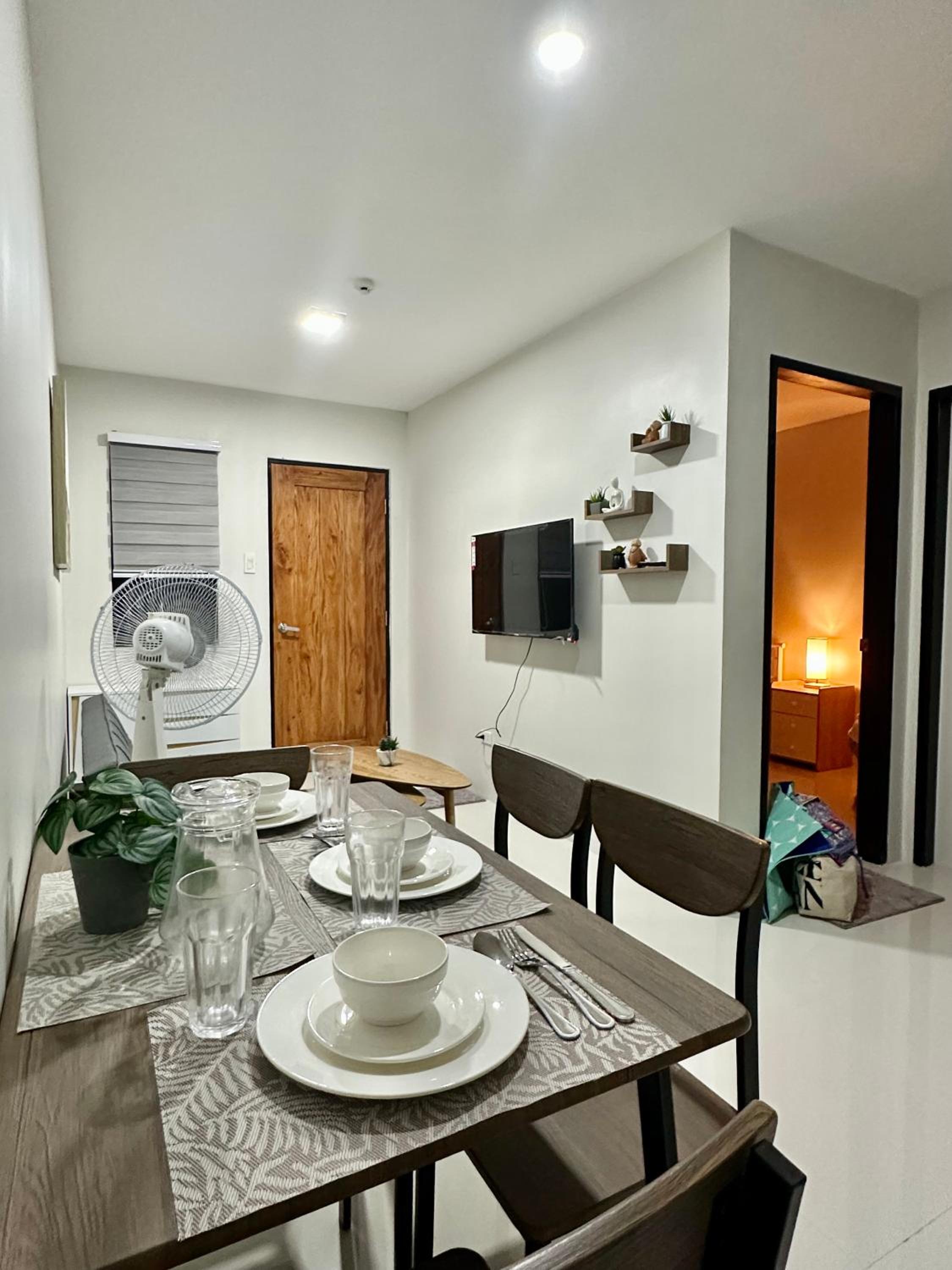 Modern Cozy Apartment 1 - Netflix & Free Parking view 3