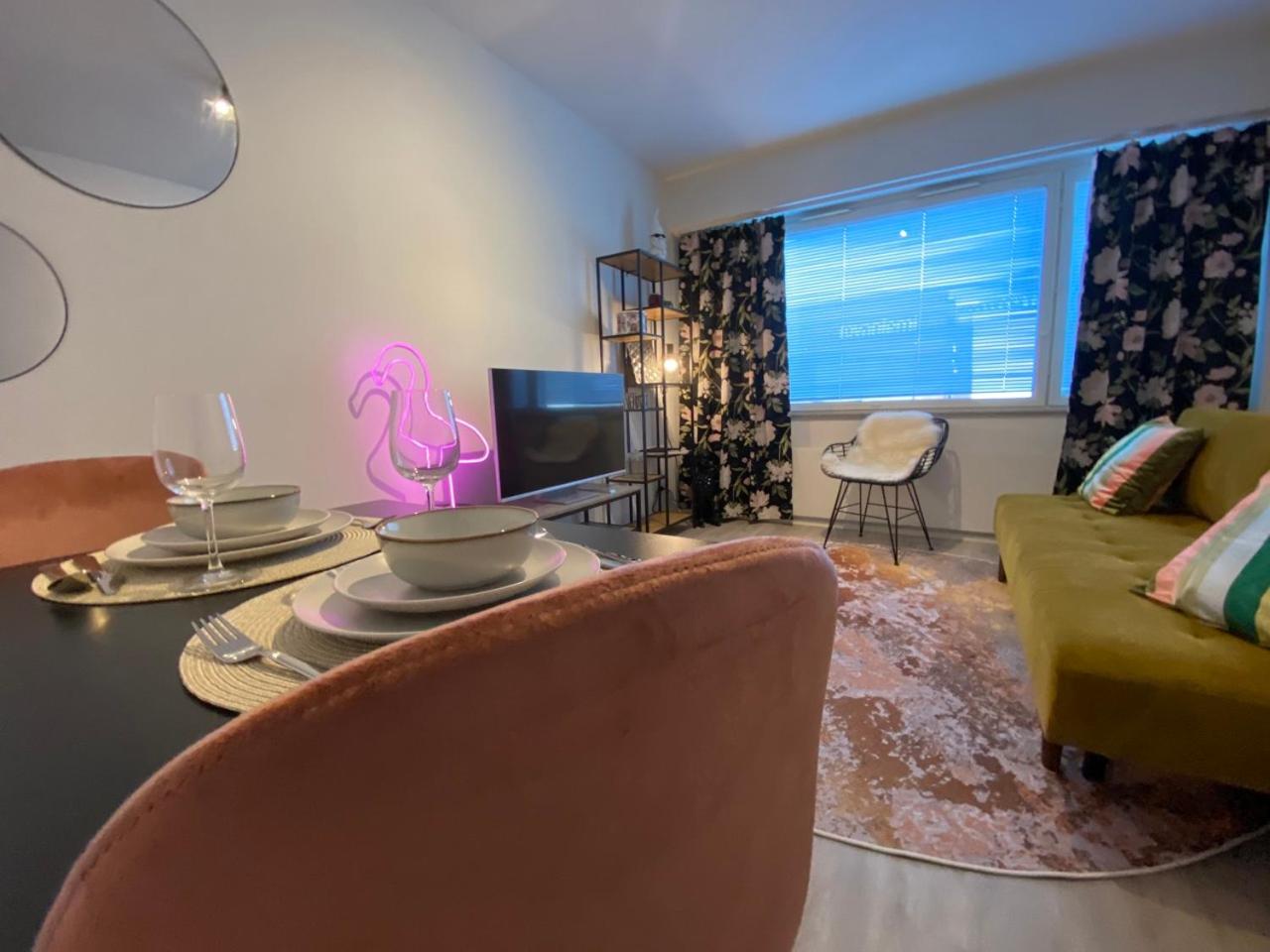 Funky City Apartment By Lapland Host