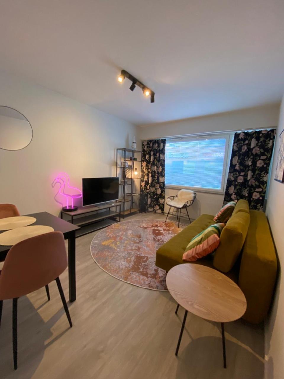 Funky City Apartment By Lapland Host