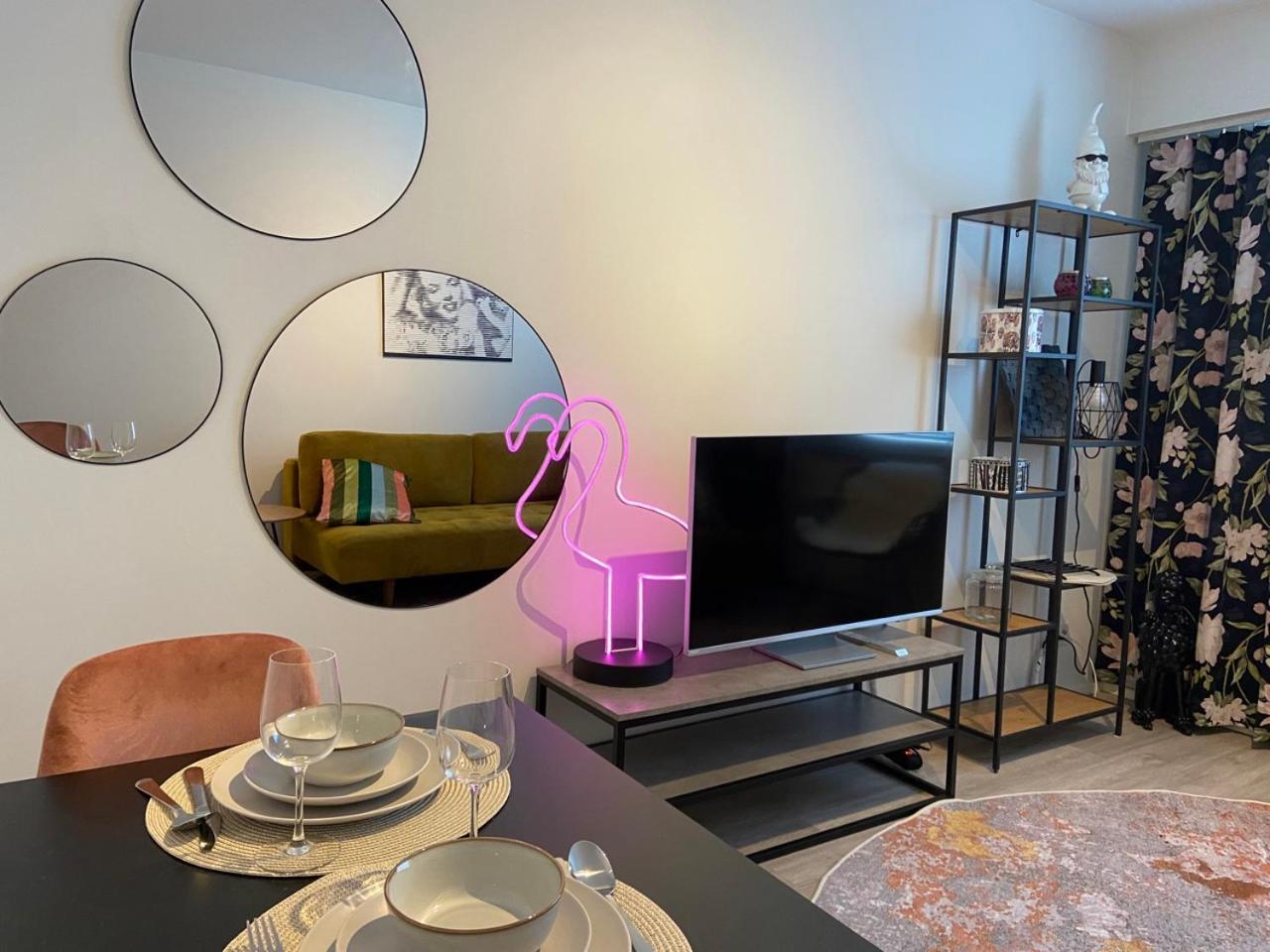 Funky City Apartment By Lapland Host