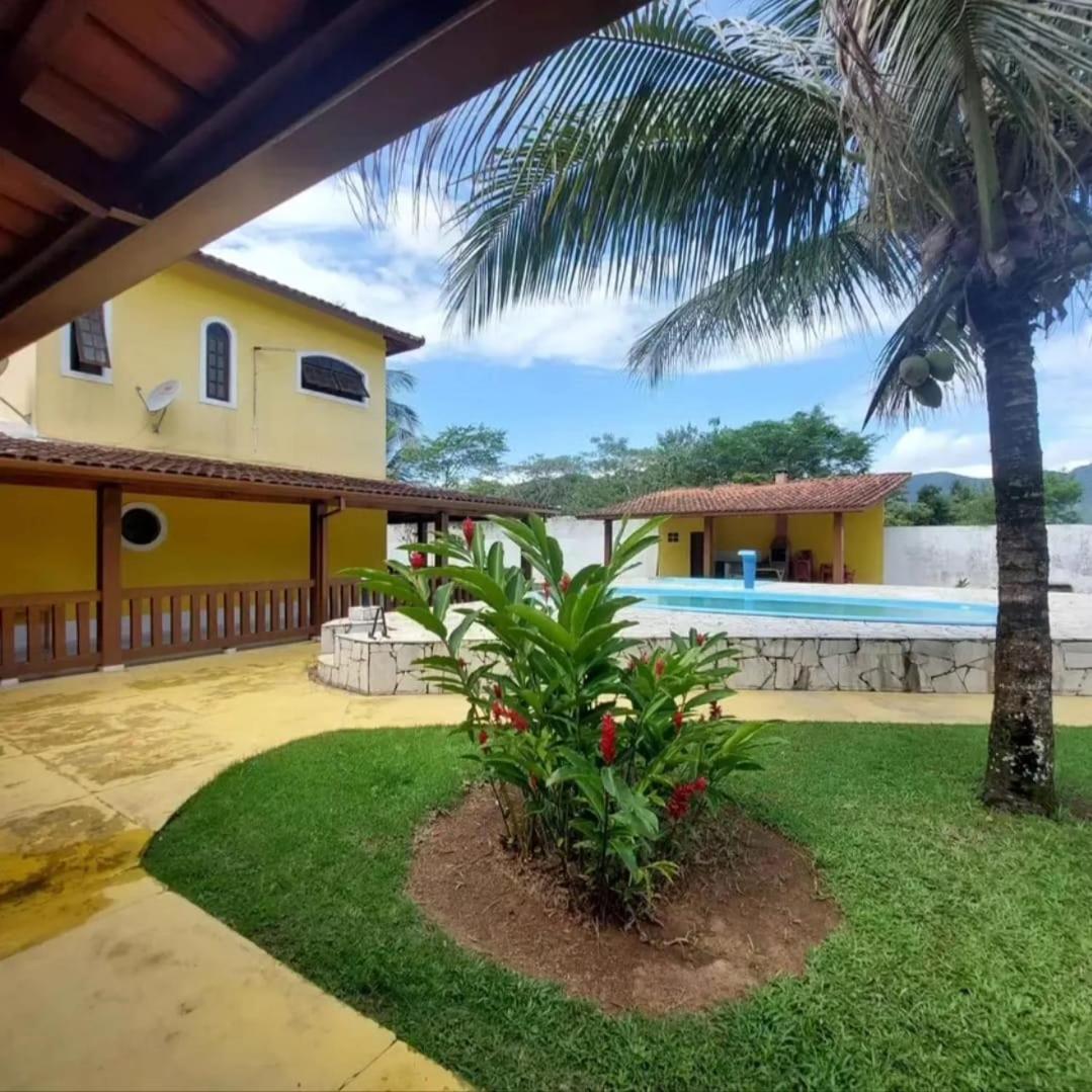 Charmosa Casa com 06 suítes na praia, beira rio Juqueriquere com rampa para barcos e jet sky