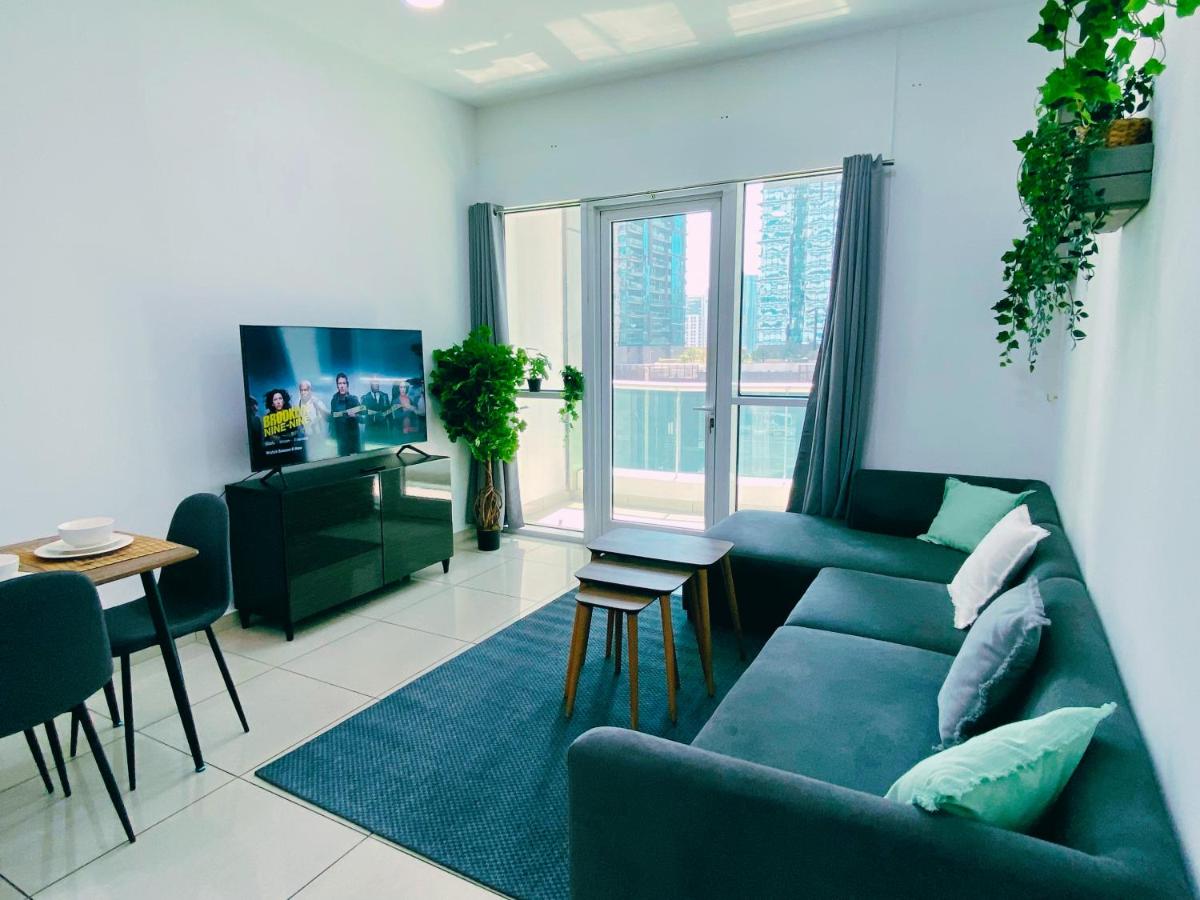 Lovely Dubai Marina Apt - Partial Sea view