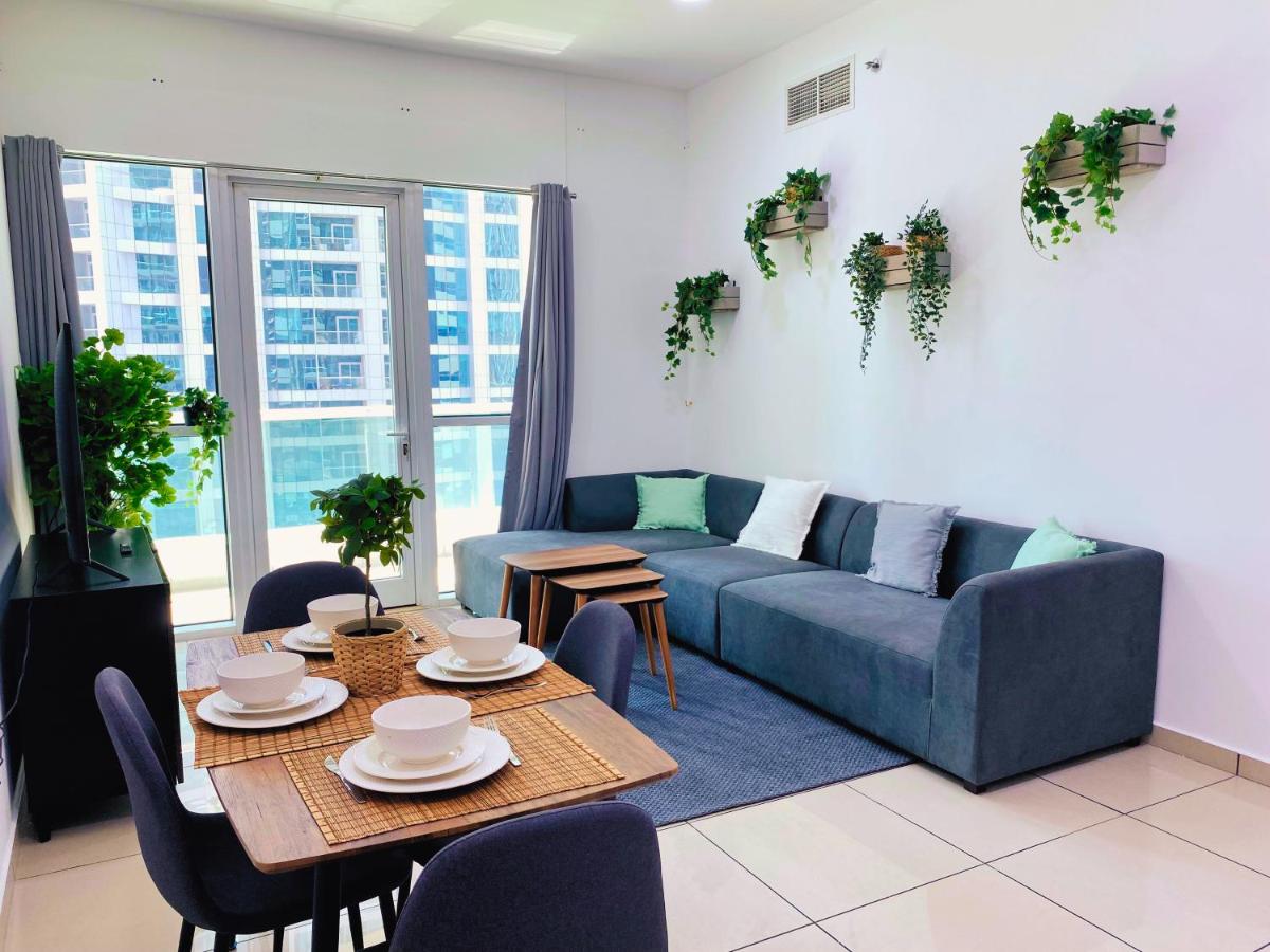 Lovely Dubai Marina Apt - Partial Sea view