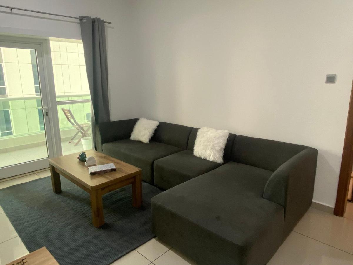 Lovely Dubai Marina Apt - Partial Sea view