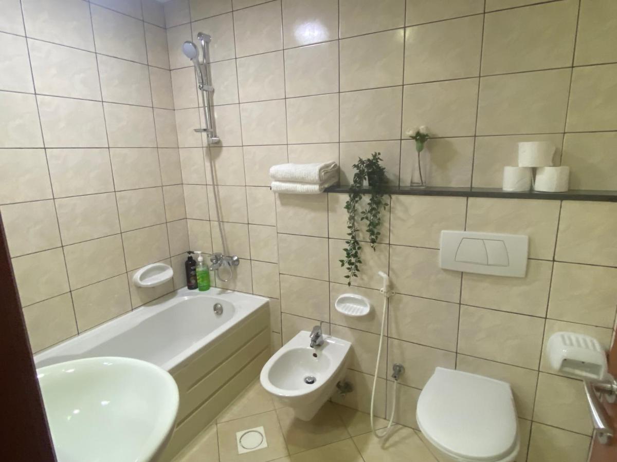 Lovely Dubai Marina Apt - Partial Sea view