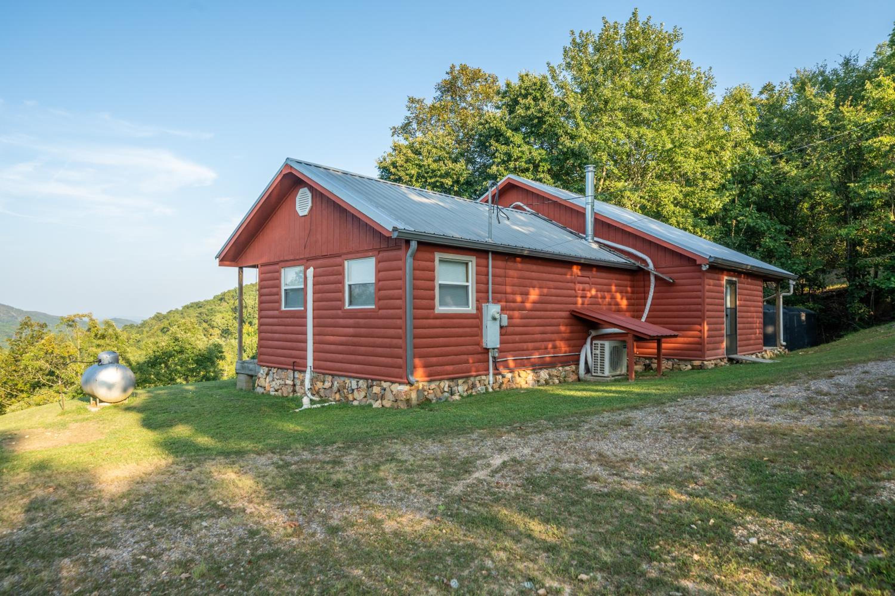 Misty Mountain Cabin Spectacular Scenic Escape by Caddo River view 4