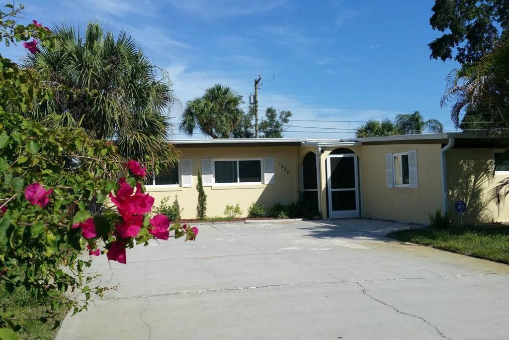 Pool home only 2 miles from the beach view 3