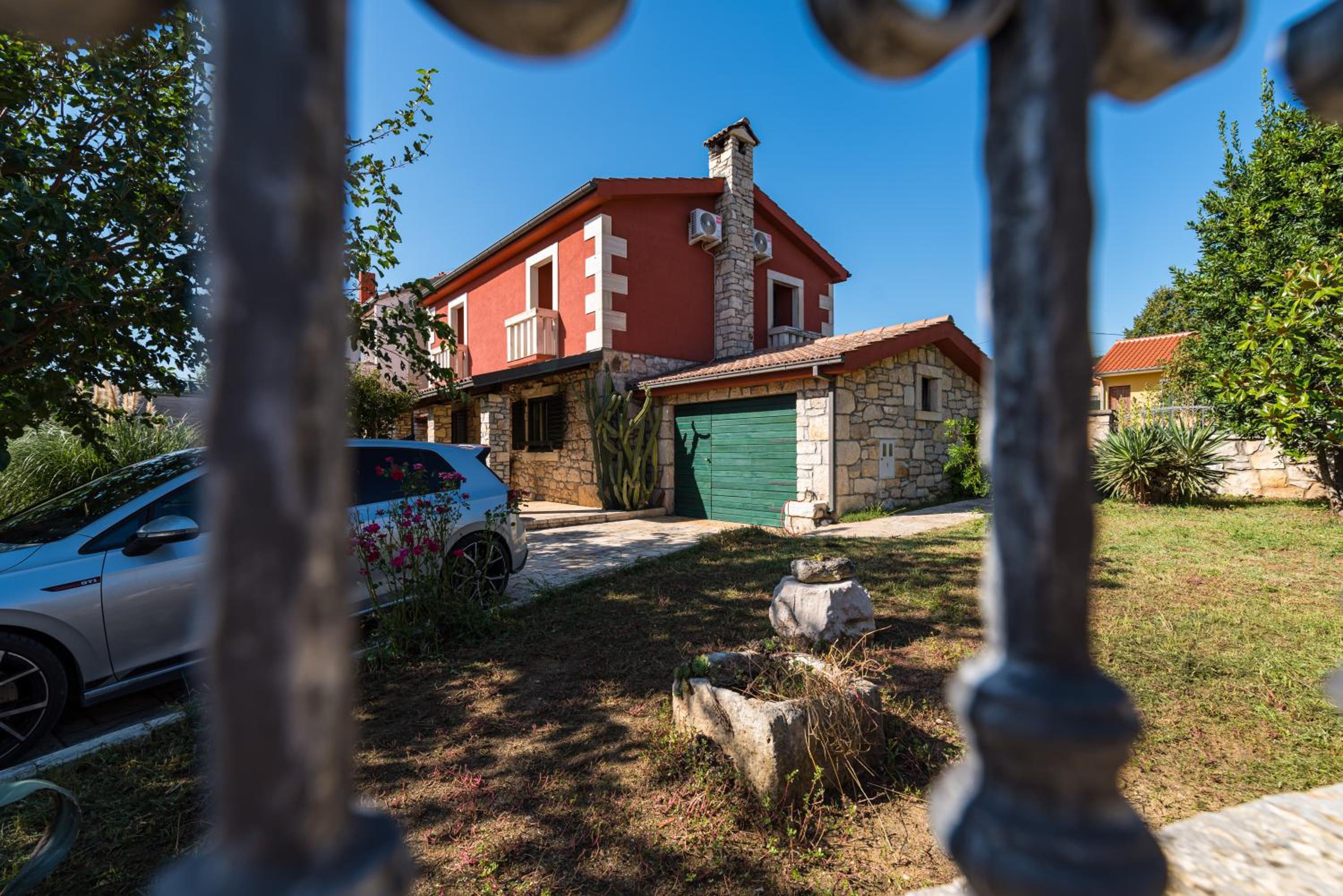 CROATIAN STONE GEM view 4