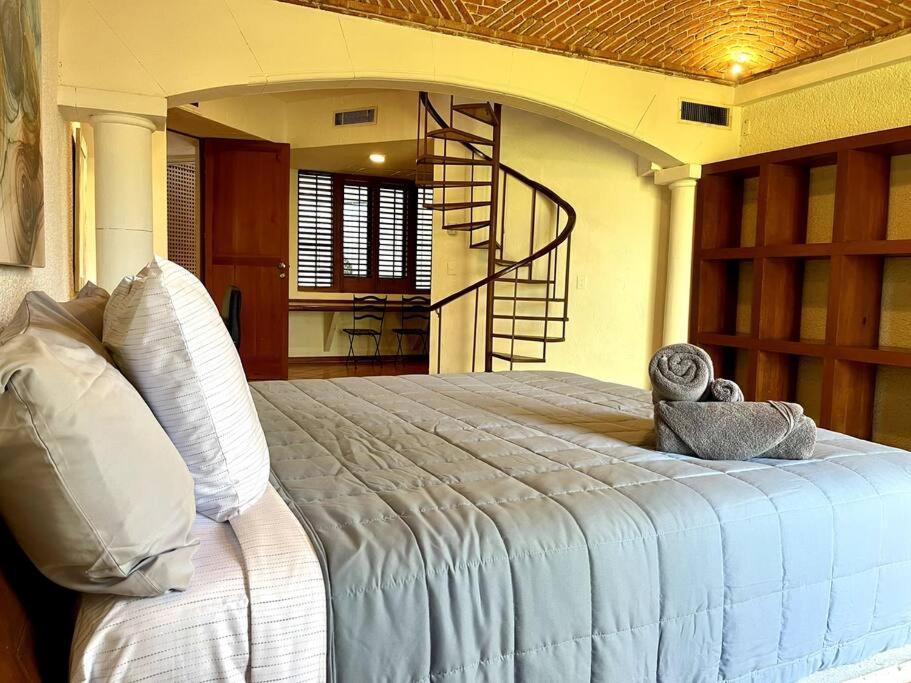 5BR Waterfont Private Villa with Pool & Gardens by Solmar Rentals