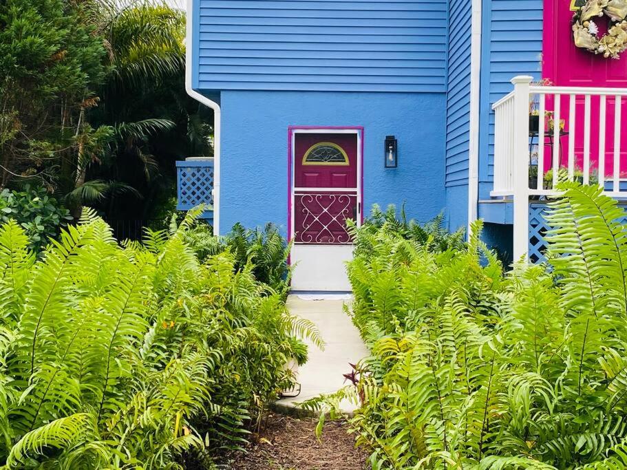 Waterfront Studio Just minutes to Naples Beaches view 2
