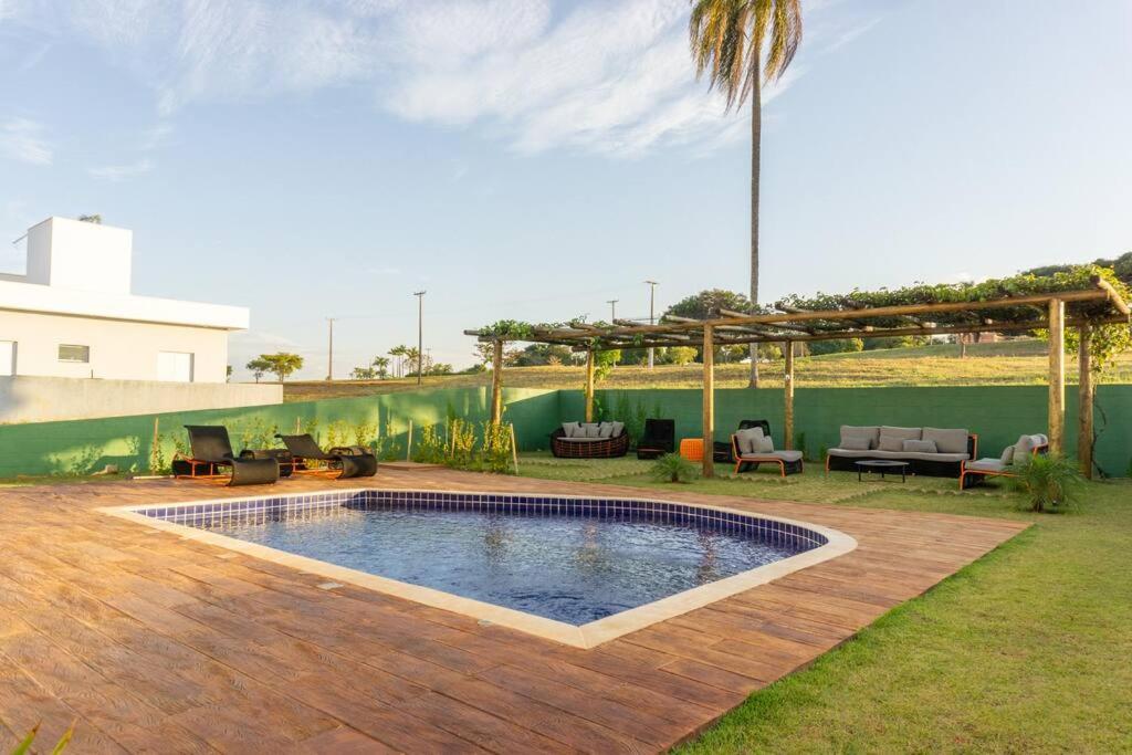 Casa alto padrão as margens da represa de Avaré.