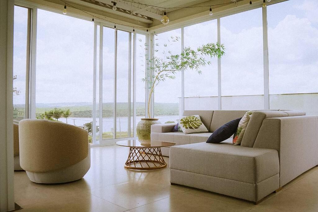 Casa alto padrão as margens da represa de Avaré.