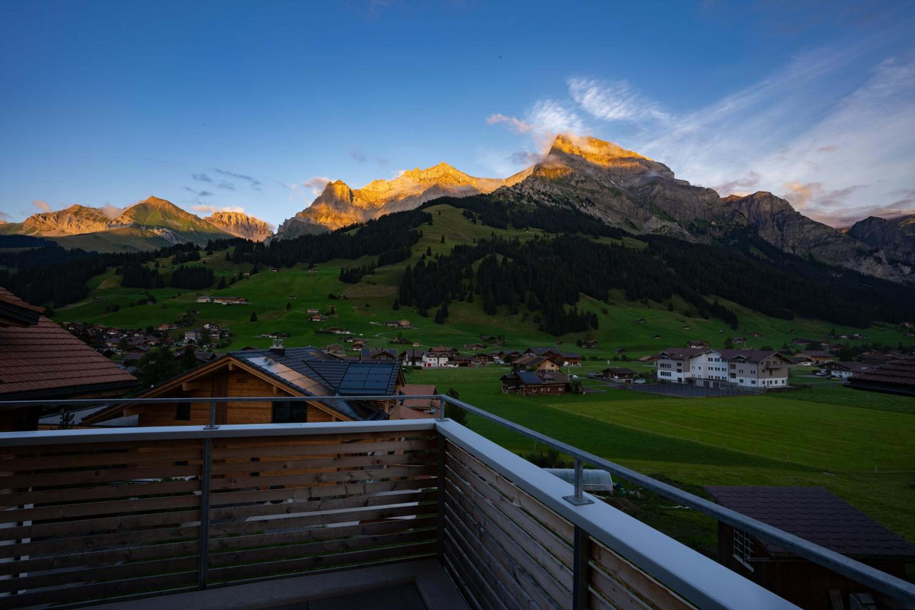 Chuenislodge1 - Traum Panorama - Balkon - Tiefgarage