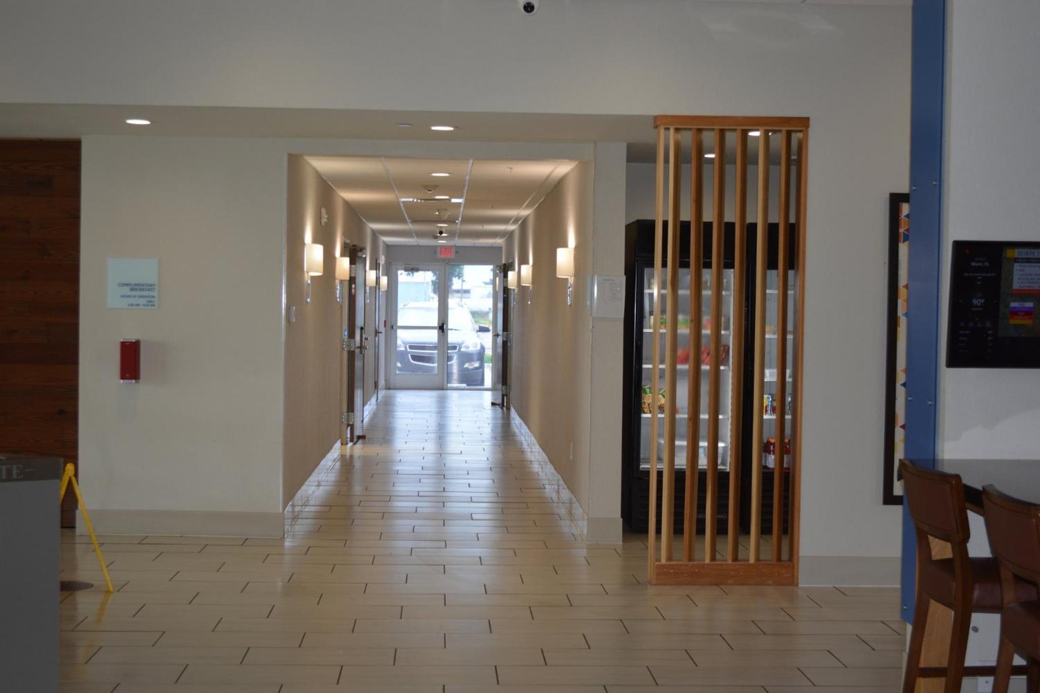 Liberal Vacations - Holiday Inn Express  Suites - Liberal, an IHG Hotel - Property Image 8