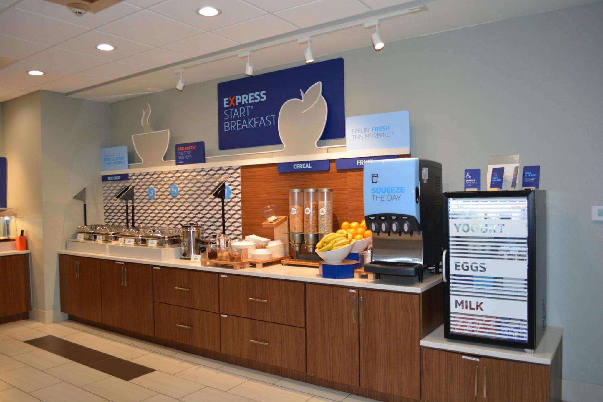 Liberal Vacations - Holiday Inn Express  Suites - Liberal, an IHG Hotel - Property Image 16