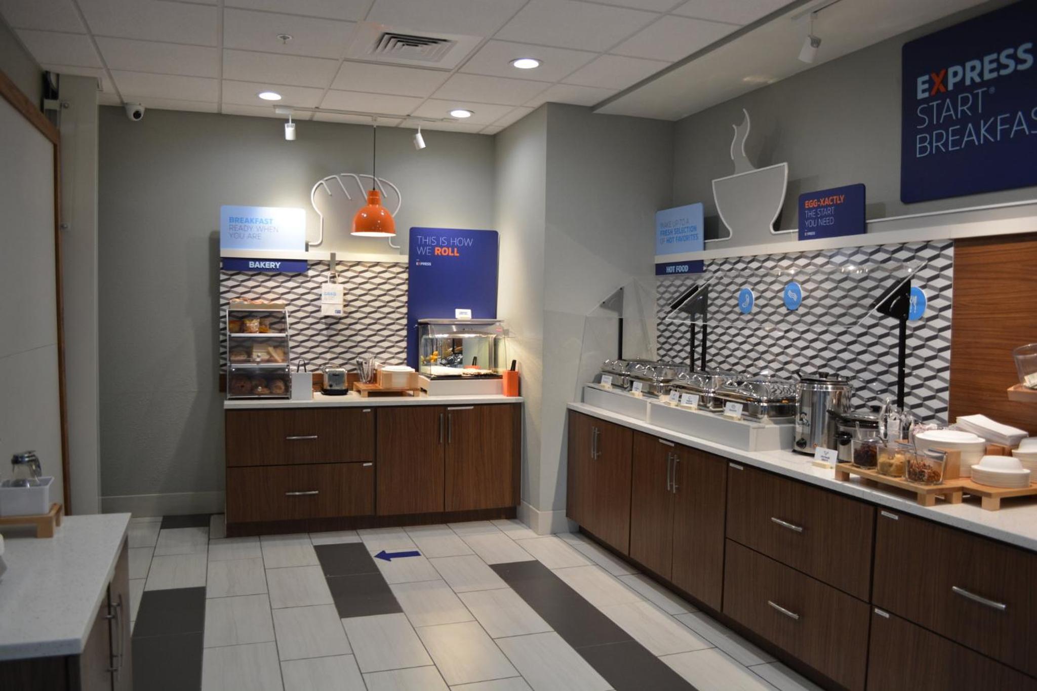 Liberal Vacations - Holiday Inn Express  Suites - Liberal, an IHG Hotel - Property Image 18