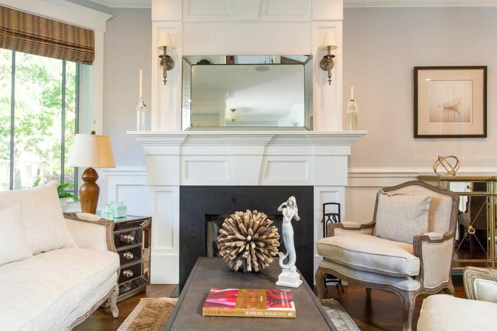 Featured in Chicago Socials Most Luxurious Airbnbs view 5