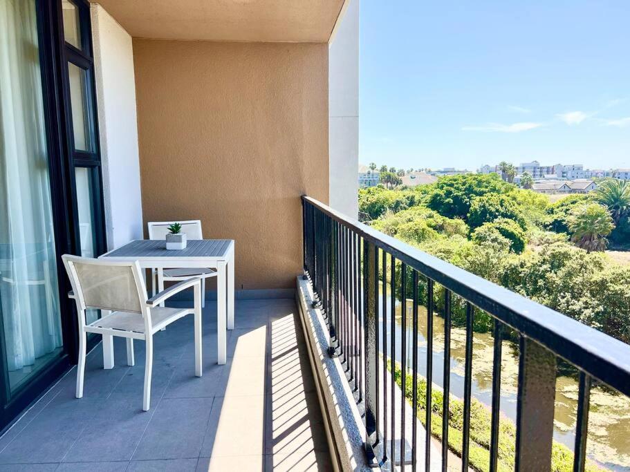 Lovely apartment near Canal Walk