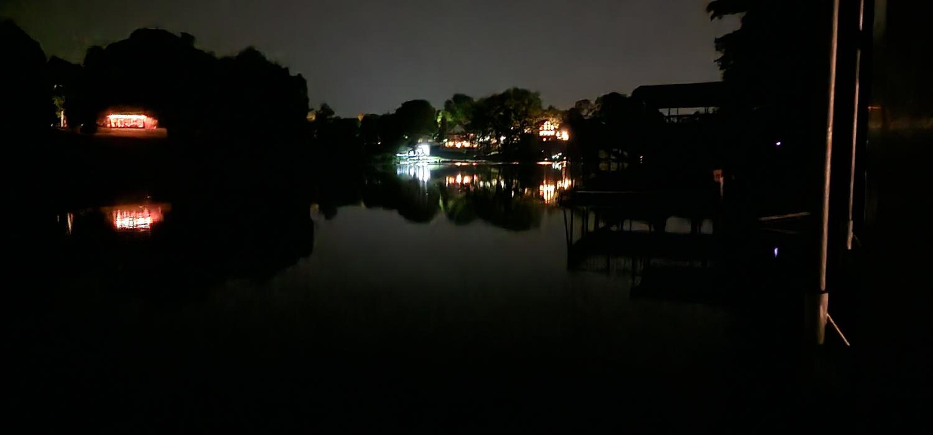 Patriotic Family Creek House, Private River Dock Ark