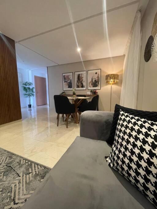 Chic & cosy appartement au centre d’Oujda view 3