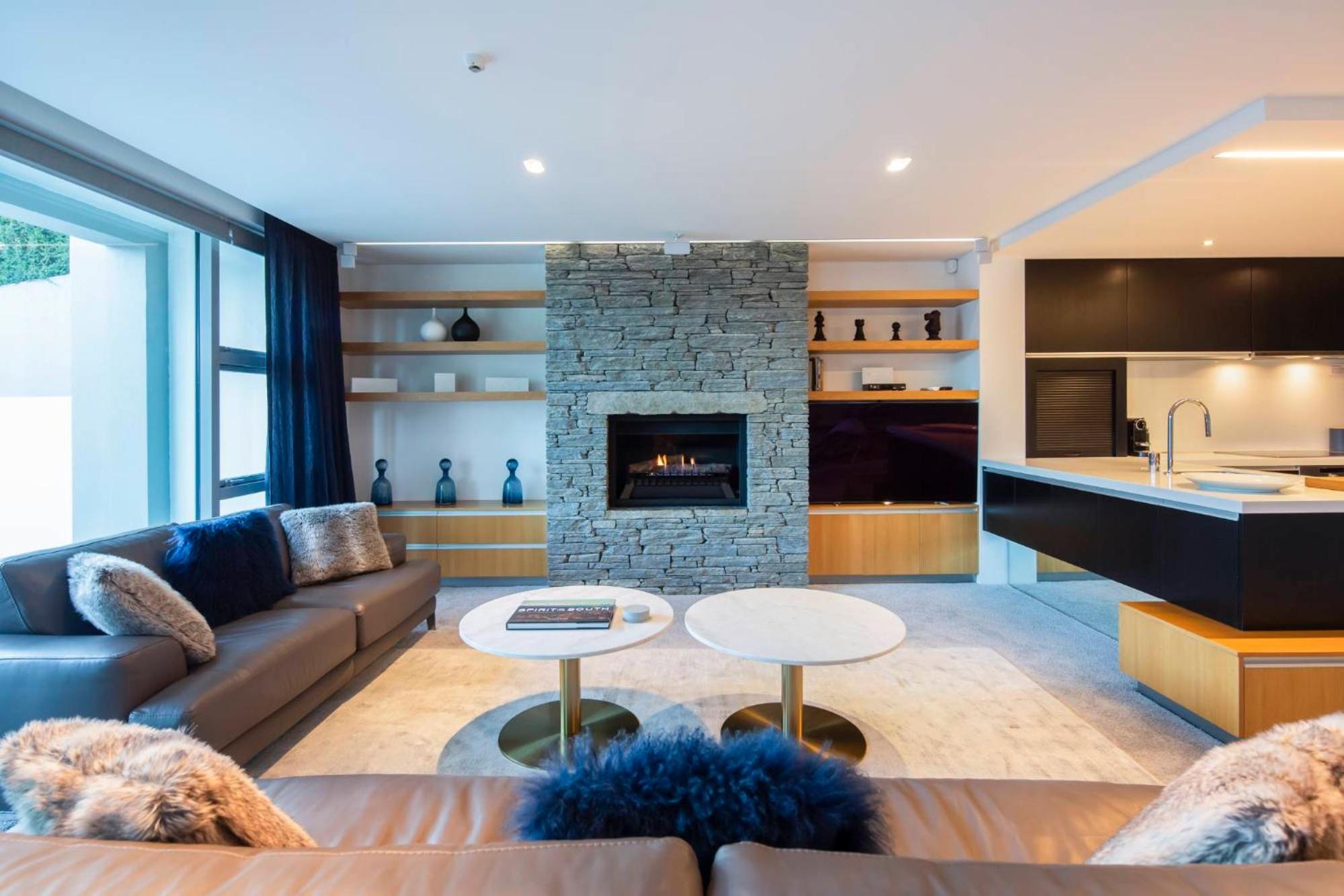 Q1 Luxury Central Apartment view 3