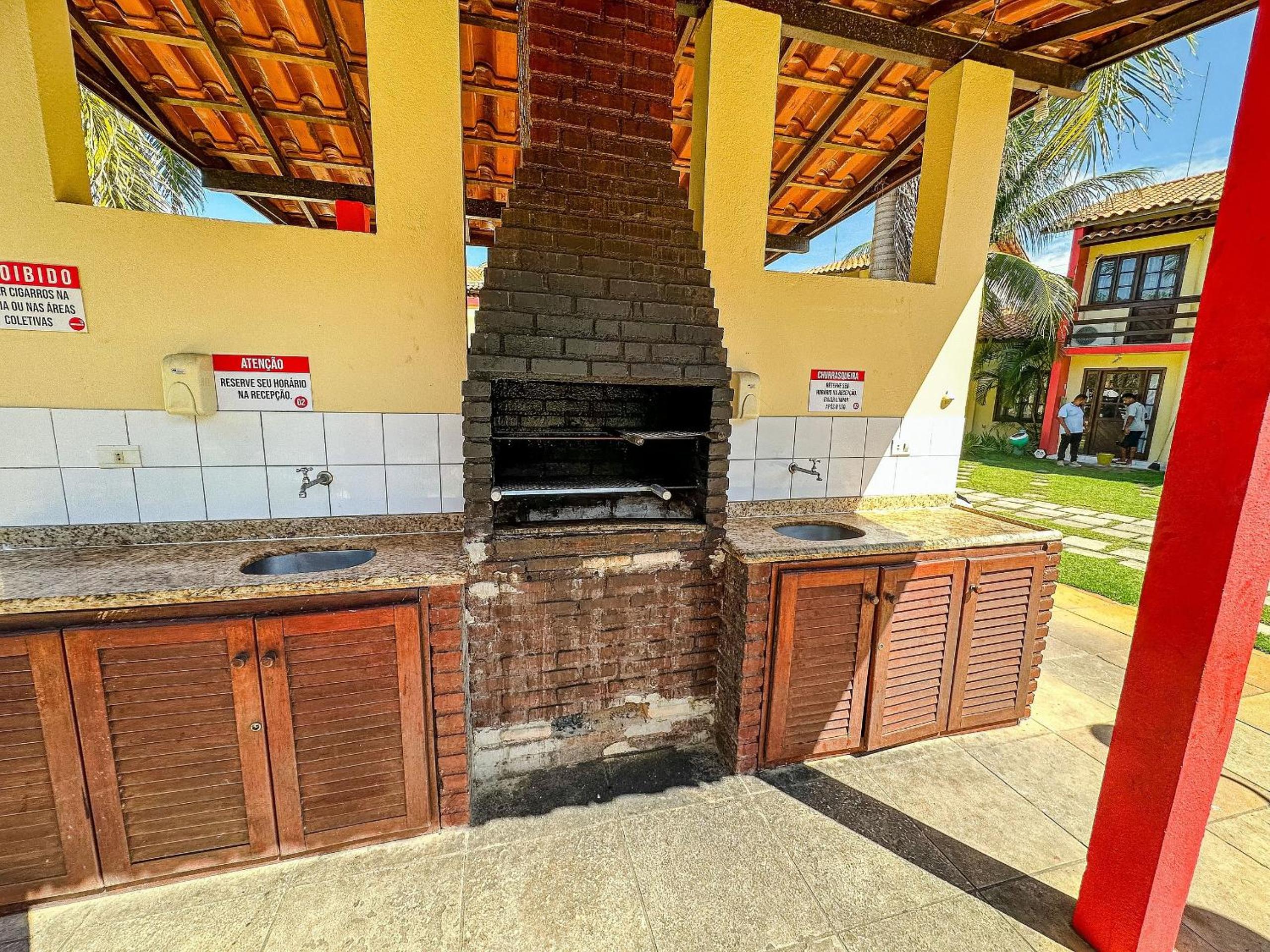 Casas com 2 ou 3 suítes no Residencial Jerusalem 2,frente mar em Coroa Vermelha (BA), condomíonio com piscina, sauna e portaria 24hrs atravessou a rua está
