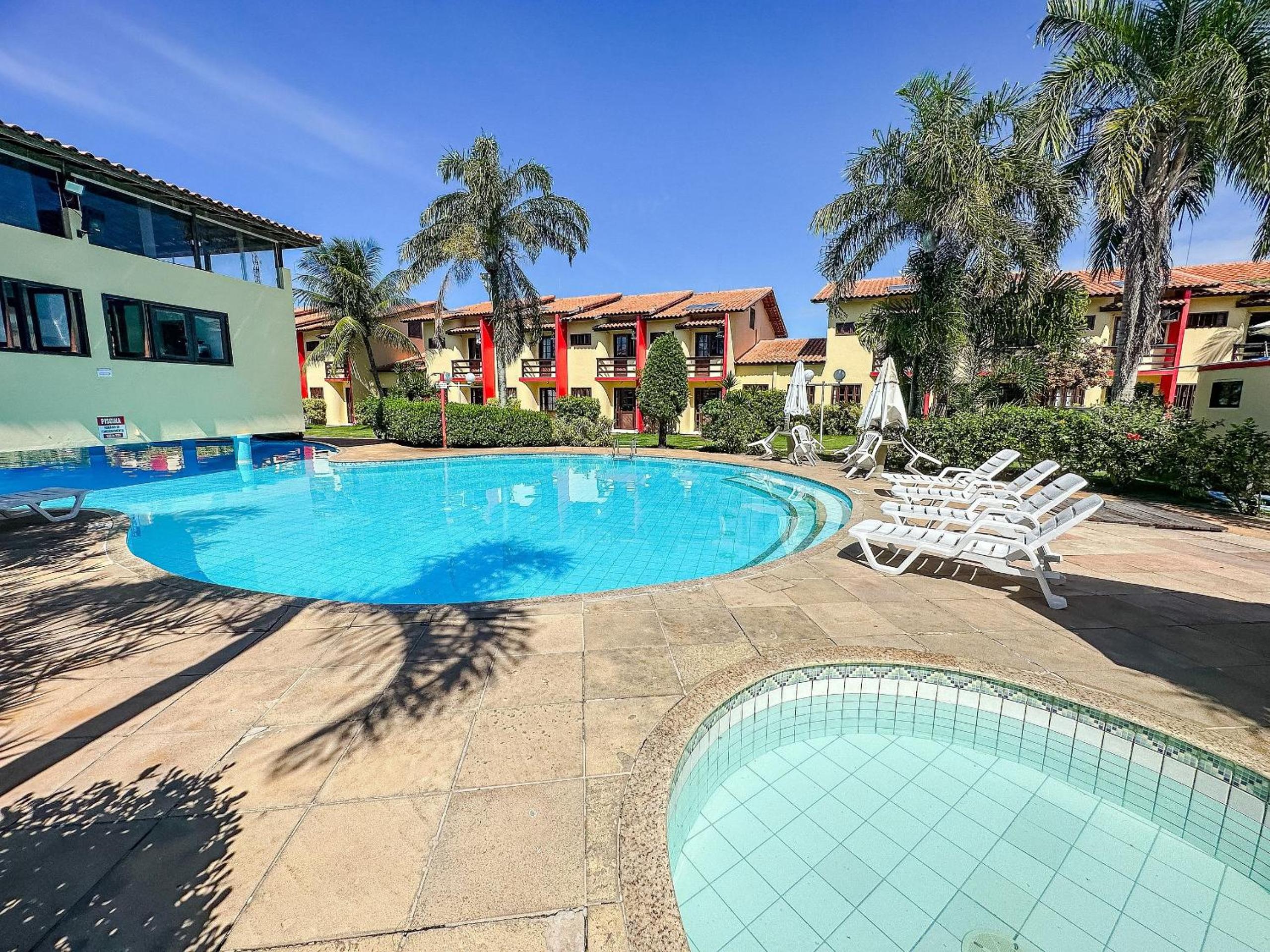 Casas com 2 ou 3 suítes no Residencial Jerusalem 2,frente mar em Coroa Vermelha (BA), condomíonio com piscina, sauna e portaria 24hrs atravessou a rua está